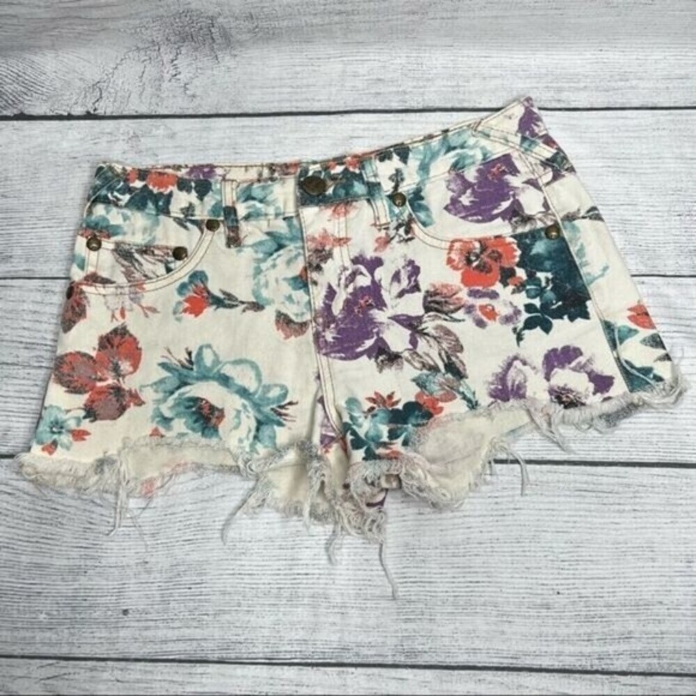 Free People Floral Distressed And Frayed Hem Denim Short Size 26